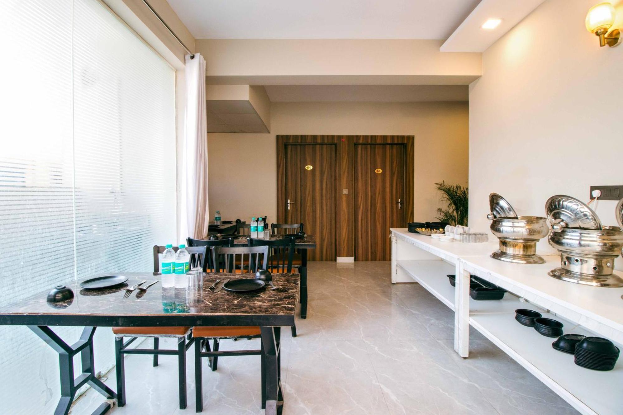 Hotel Treebo Elite Corporate, Sector 62 Noida Exterior foto