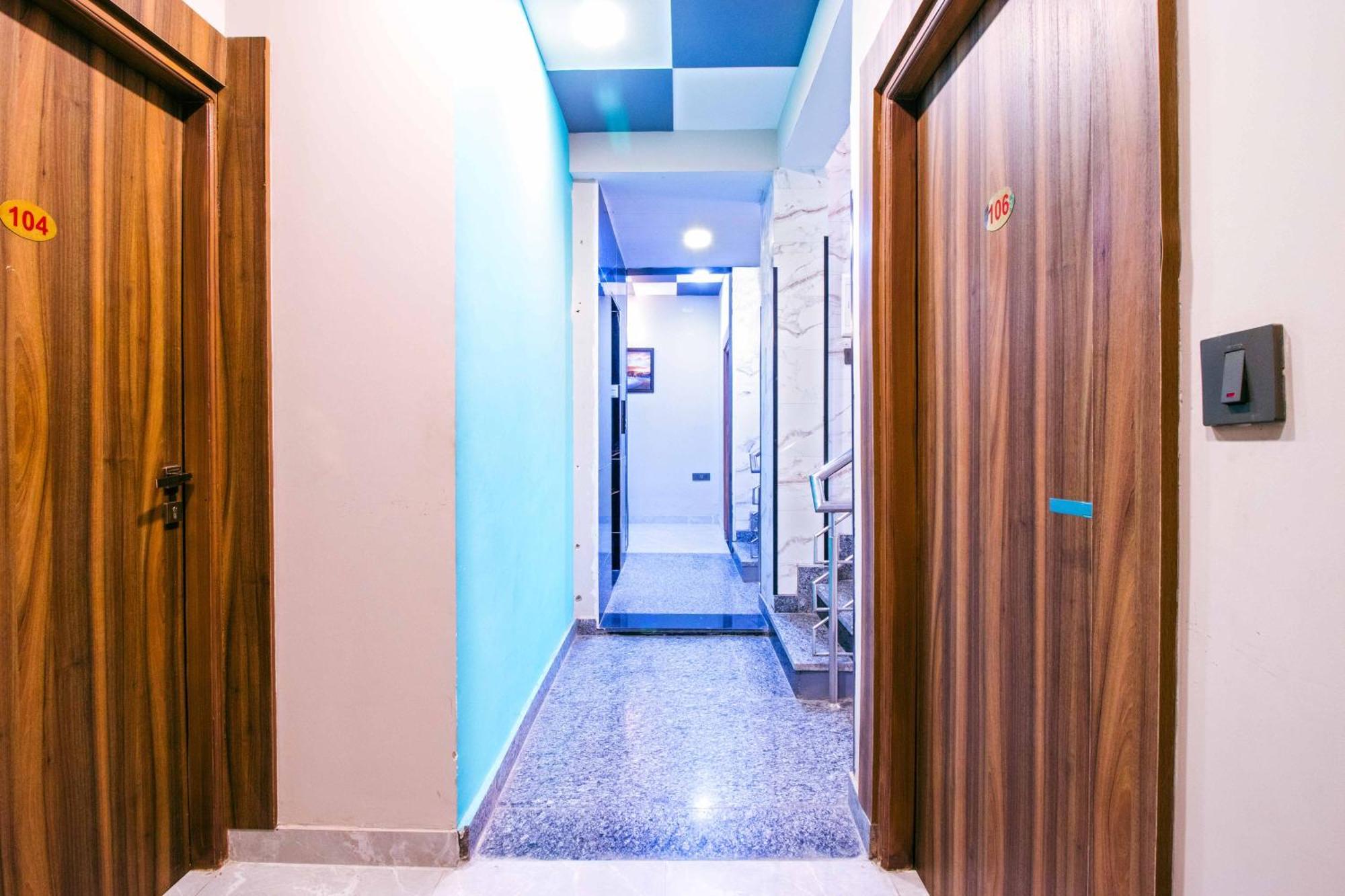 Hotel Treebo Elite Corporate, Sector 62 Noida Exterior foto