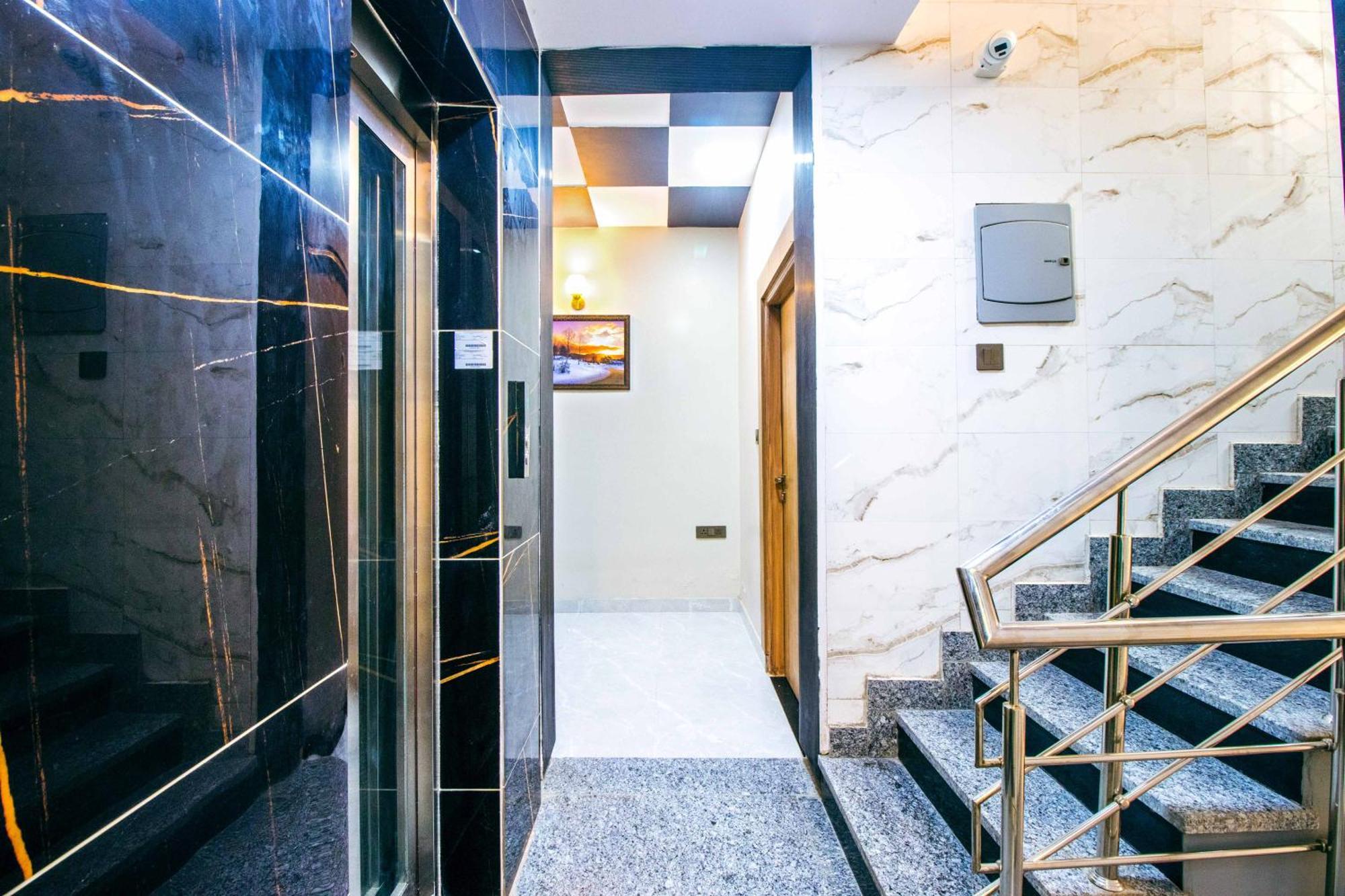 Hotel Treebo Elite Corporate, Sector 62 Noida Exterior foto